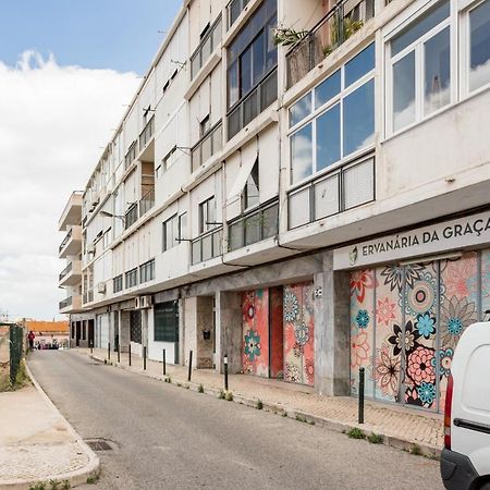Stroll To Coffee Shops Near A Renovated Hillside Apartment In Graca Lisbona Esterno foto