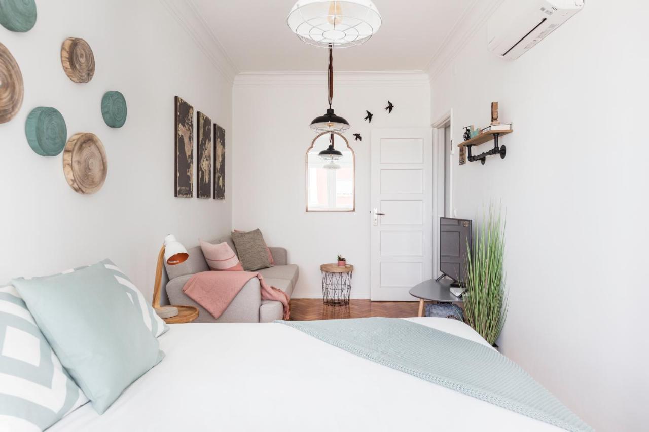 Stroll To Coffee Shops Near A Renovated Hillside Apartment In Graca Lisbona Esterno foto