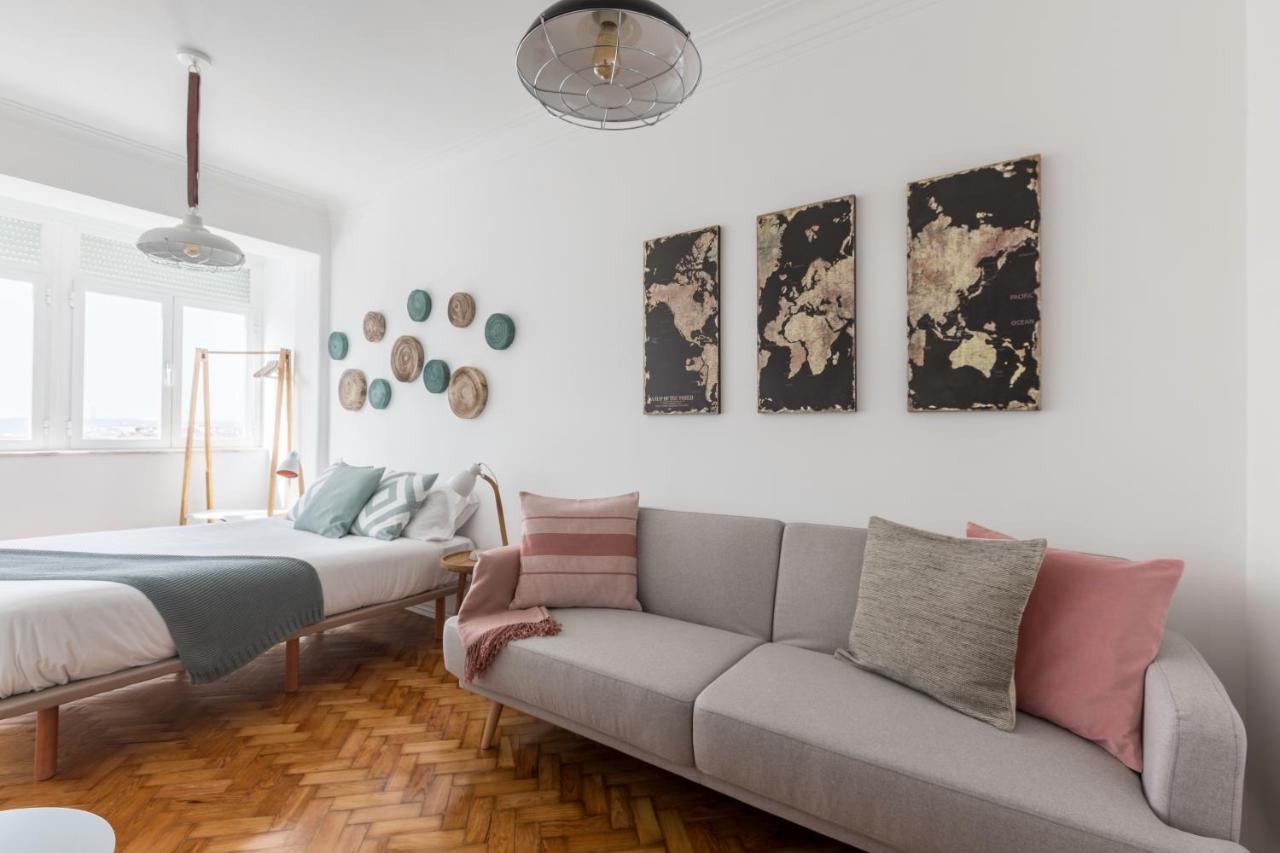 Stroll To Coffee Shops Near A Renovated Hillside Apartment In Graca Lisbona Esterno foto