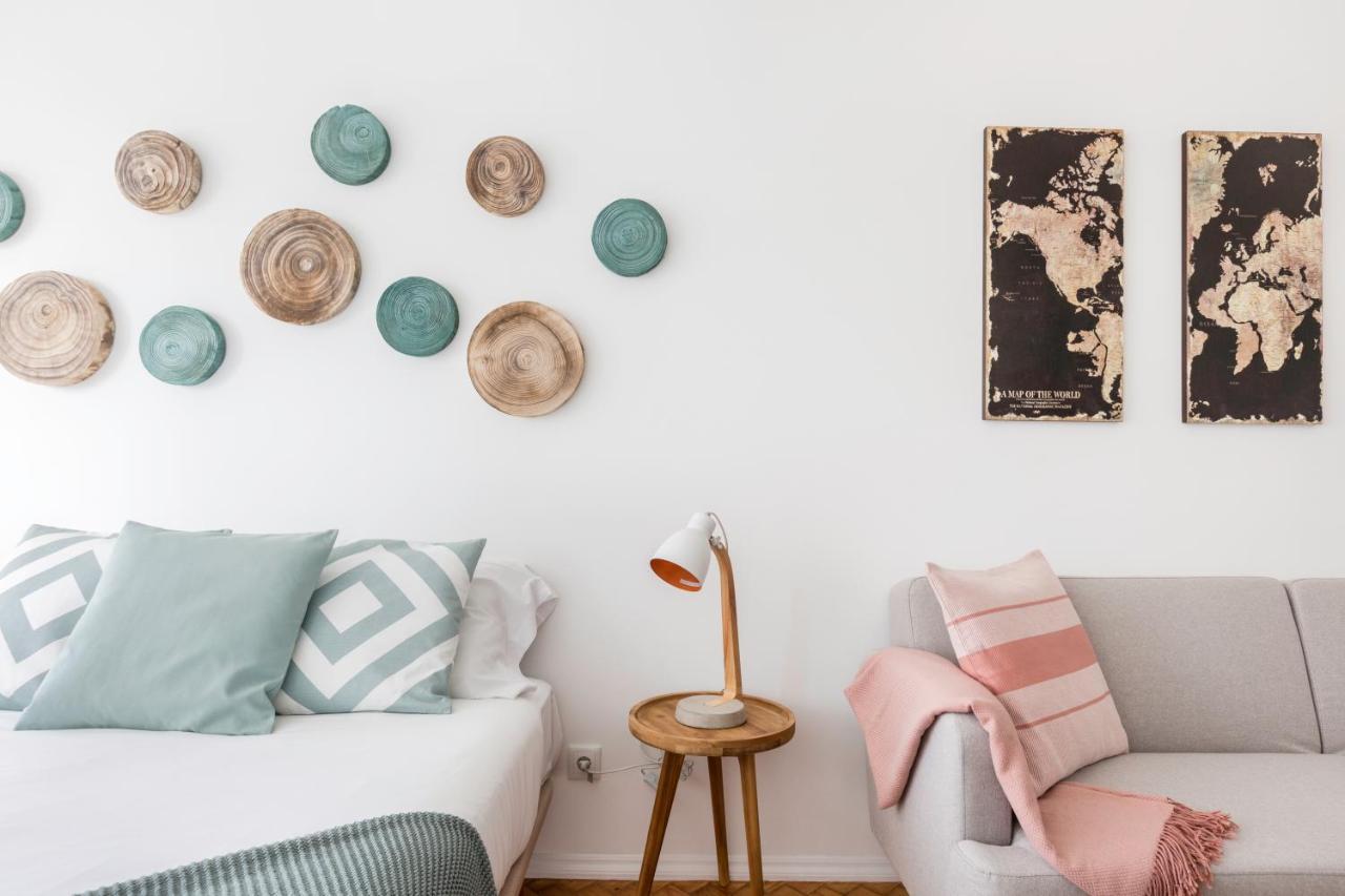 Stroll To Coffee Shops Near A Renovated Hillside Apartment In Graca Lisbona Esterno foto