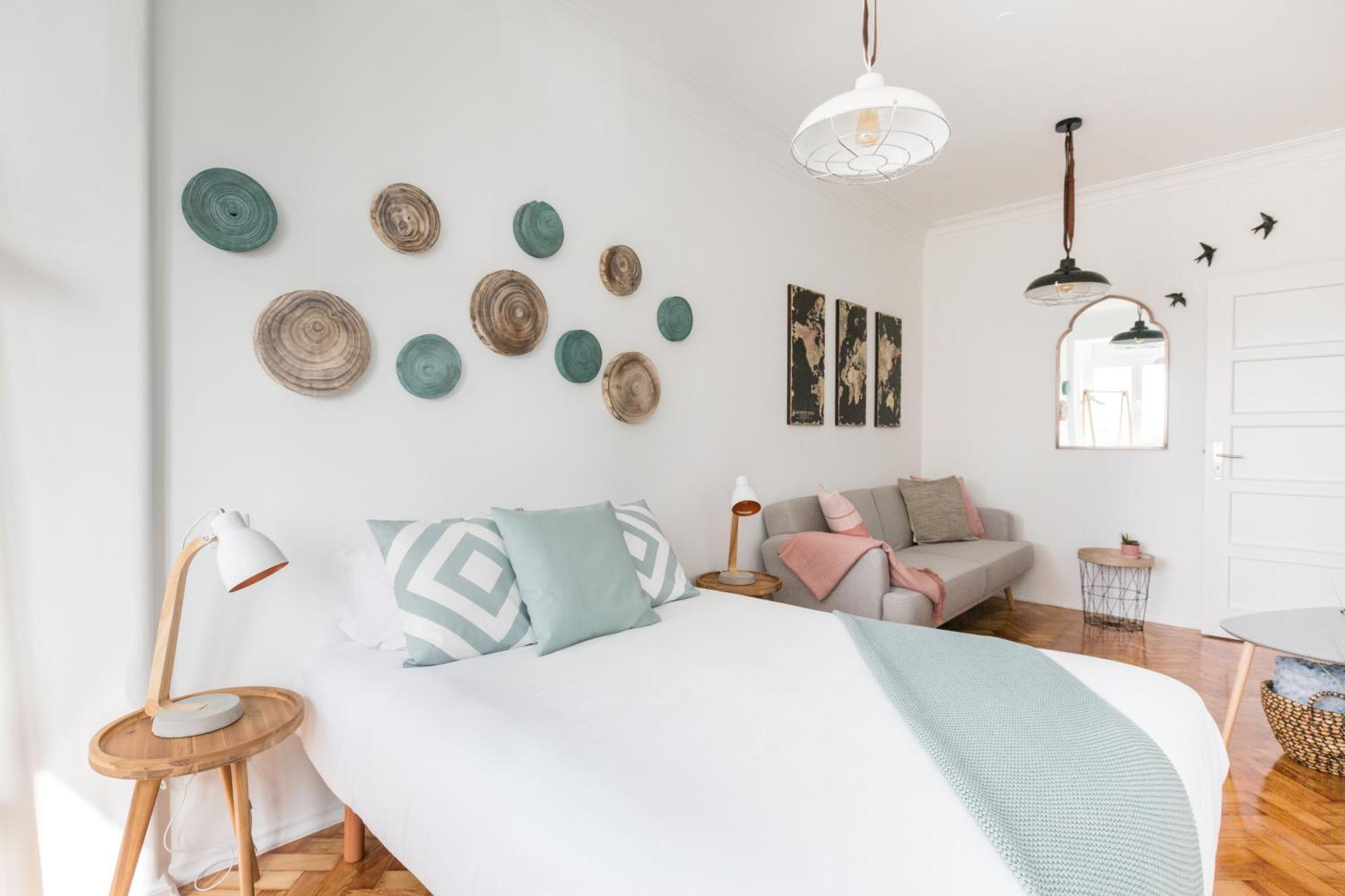 Stroll To Coffee Shops Near A Renovated Hillside Apartment In Graca Lisbona Esterno foto